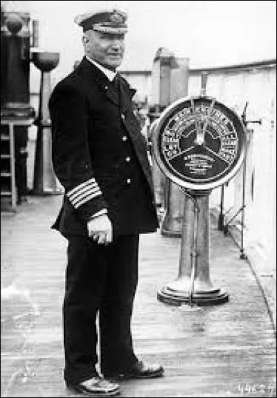 Comment s'appelait le capitaine du paquebot ?