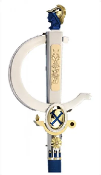 À qui appartient cette épée ainsi conçue. Au pommeau, une tête de Minerve en lapis-lazuli, casquée d'or. Sur la fusée, dans un rectangle d'or, reproduction en gravure d'un dessin de Mme Félicité de Genlis tiré des arabesques mythologiques qui représente Diane. La garde d'argent est un drakkar viking stylisé qui symbolise la Normandie et la terre du domaine de Bois-Héroult ? (Né le 21/05/31)