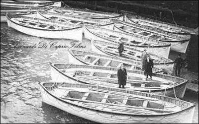 Il y avait combien de canots de sauvetage en tout sur le bateau ?