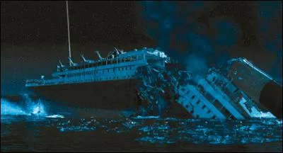 Pourquoi le bateau se brise-t-il en deux ?