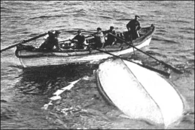 Combien de canots sont revenus pour chercher des rescap&eacute;s ?