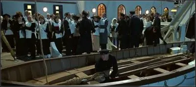 L'&eacute;vacuation du Titanic est tr&egrave;s lente, pourquoi ?