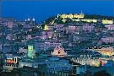 Voici une ville du Portugal. Pouvez-vous me dire laquelle ?