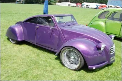 En route pour "downtown" ! Au fait, on ne sait toujours pas comment se nomme le modèle bleu de la question 7... Alors ?