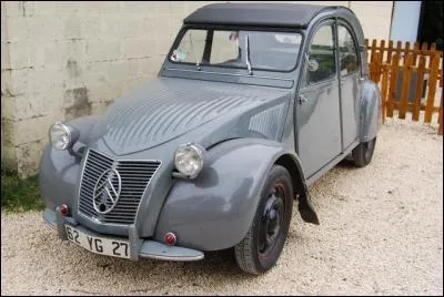 Celle-ci, j'en suis sûr, porte un nom ---- (Complétez ! )