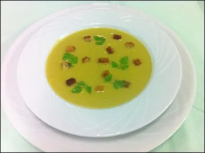 Je suis &agrave; la base du potage Saint Germain. Je suis :