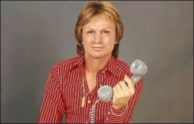 En 1974, quel objet pleure dans le titre d'un tube de Claude François ?