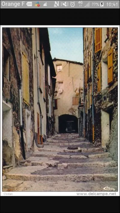 Comment s'appelle cette rue ?