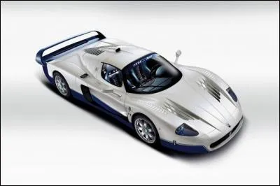 Sur le châssis de quelle voiture a été construite la Maserati MC12 ?
