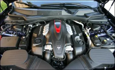 Quel moteur trouve-t-on dans la Maserati MC12 ?