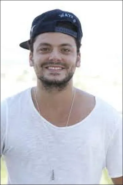 Quelles sont ses professions principales ? (sans compter Amis Publics)