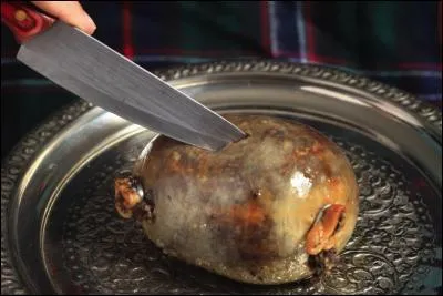 Asie, Afrique... Inutile d'aller si loin pour vous régaler : où peut-on déguster ce fabuleux "haggis" (panse de brebis farcie) ?