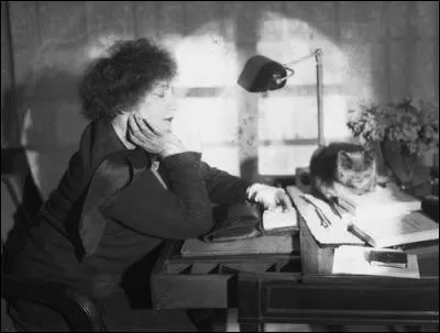En 1904, Colette écrit « Dialogue de bêtes », un apologue qui raconte l'histoire d'un chat et d'un chien et révèle les différences entre ces deux animaux domestiques. Comment s'appelle le chat ?
