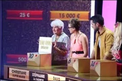 Dans ce jeu télévisé, il est question entre autres de boîtes et d'appels à un certain banquier... Diffusé au départ sur TF1 et désormais sur D8, ce jeu a pour nom :