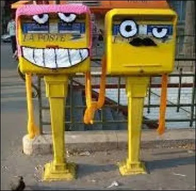 Dans lequel de ces pays, les boîtes de relevage du courrier mises en place par les services postaux, ne sont-elles pas de couleur jaune comme en France ?