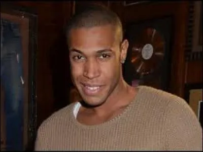 Quelle est l'émission qui a fait connaître Senna Hounhanou ?