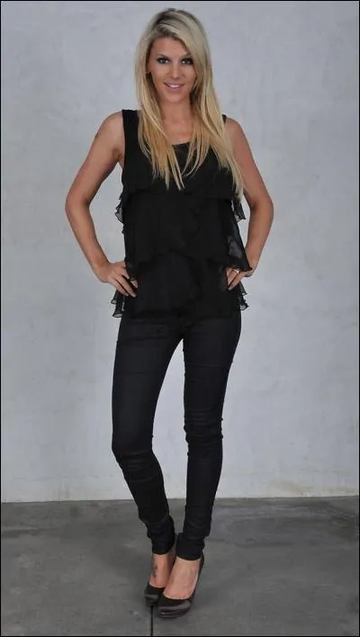 Quelle est la date de naissance d'Amélie Neten ?