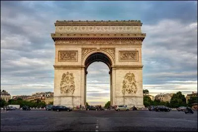 De quand date le début de la construction de l'Arc de Triomphe ?