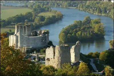 En partant du département de l'Eure quel département ne pouvez vous pas rejoindre sans devoir passer par un autre ?
