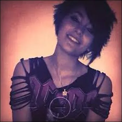 Paris s'est coupé les cheveux cette fois. De quel style est cette coiffure ?