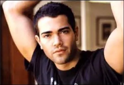 Quelles sont les activités de John Rowland ?