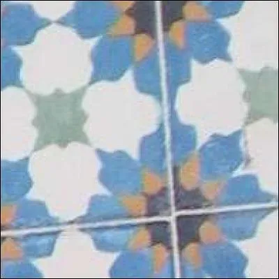 On étudie une population constituée par les étudiants d'une université. On considère la variable "mois de naissance", cette variable étant codée sous forme d'un nombre de 1 à 12. Choisis la bonne réponse.