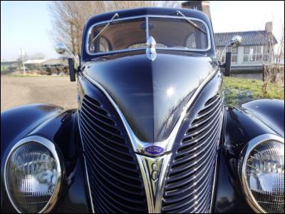 1938 - Combien vous faudrait-il enchérir (en euros) pour espérer remporter cette Ford Tudor ?