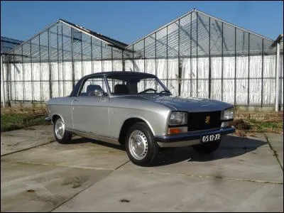 1973 - 11000  pour cette Peugeot coupée. Sur quelle base a-t-elle été construite ?