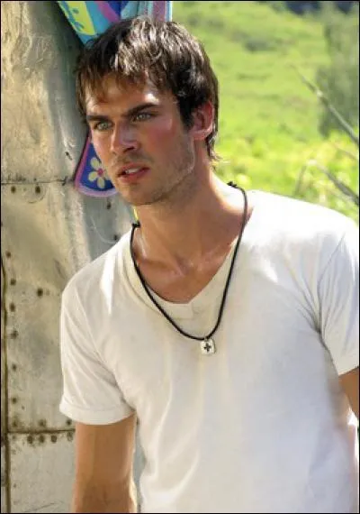 Dans quelle série a-t-il joué Boone Carlyle ?