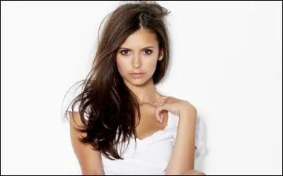 Qui est l'actrice qui joue le rôle d'Elena Gilbert ?