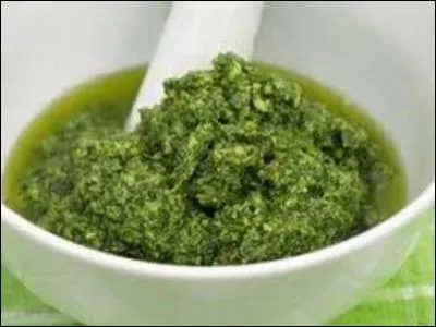Quelle plante est à la base de la sauce pesto ?