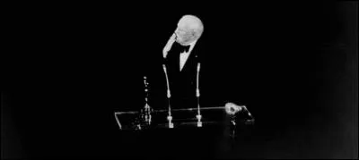 Si je vous dis : 12 minutes et que je vous dis aussi que c'est la plus longue ovation debout de l'histoire des Oscars, pouvez-vous me dire qui l'a obtenue ?