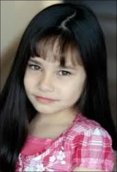 Qui est la mère adoptive de Grace Sanchez ?