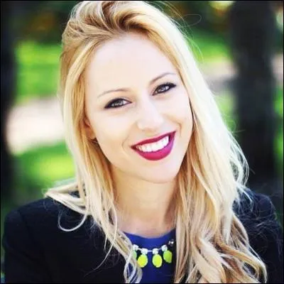 Comment s'appelle le cousin youtubeur de Caroline ?