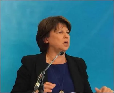 "Martine Aubry parler de modernité, ça me fait rire". Quel homme politique est l'auteur de cette phrase assassine " ?