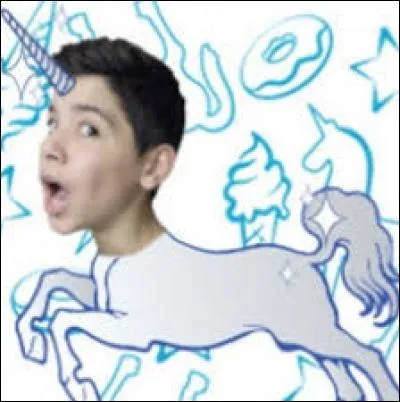 Quel est le nom de sa toute première vidéo ?