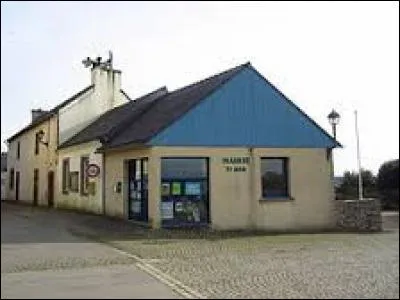 Nous partons en Bretagne, dans l'arrondissement de Brest. Nous serons à Tréflénévez, commune située dans le département ...