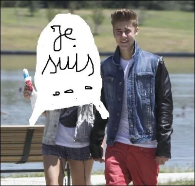 La personne qui est avec Justin sur la photo est :