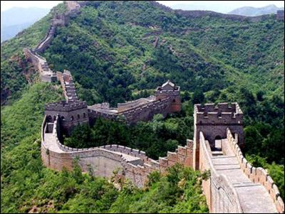 Quelle longueur mesurait la Grande Muraille de Chine à sa création ?