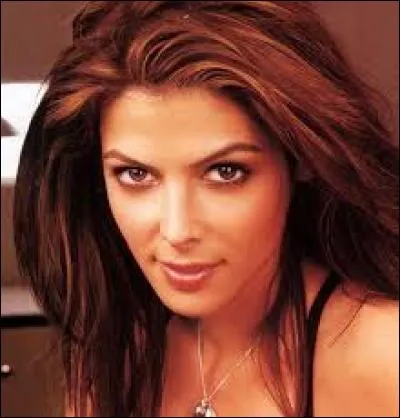 Comment s'appelle la petite amie de Jt ?