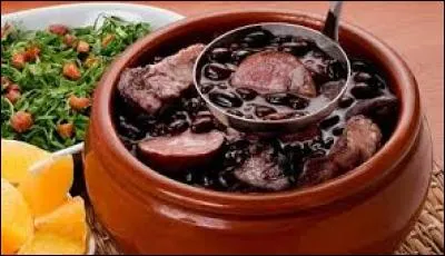 Quelle viande est utilisée dans un plat appelé "feijoada" ?