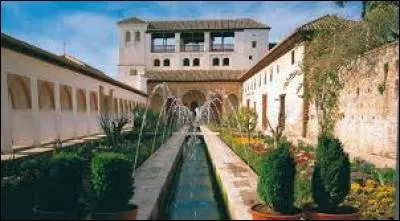 Si je vous dis le musée de l'Alhambra, le palais de Charles Quint et le Généralife, vous me dites ?