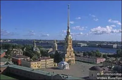 Si je vous dis la perspective Nevski, la forteresse Pierre et Paul et le musée de l'Ermitage, vous me dites ?