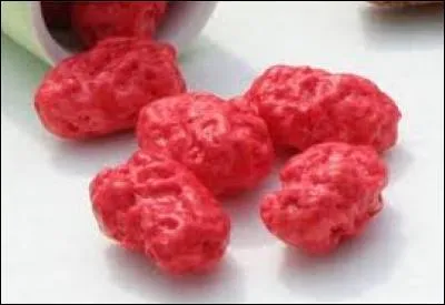 C'est un autre bonbon rose que celui-ci. Délicieusement croquant, quel est son nom  ?