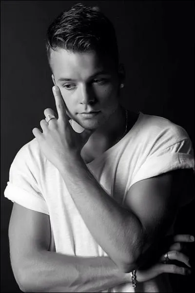 Avec qui MA2X a-il chanté "Validé" ?