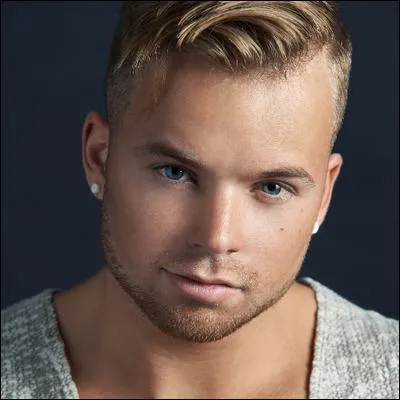 Quel est le prénom de MA2X ?