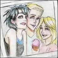 Dans le dernier livre de "Percy Jackson", quelle arme est en r&eacute;alit&eacute; la lame maudite qui a servit &agrave; tuer Cronos ?