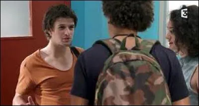 Lequel de ces personnages a entraîné Zoé et Kévin dans le vol ?