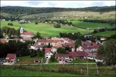 Nous prenons un peu de hauteur en nous rendant à Foncine-le-Haut. Ville Jurassien à 880 mètres d'altitude, il se situe en région ...