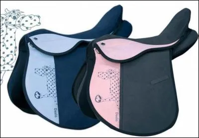 De quel côté faut-il sangler un cheval ?